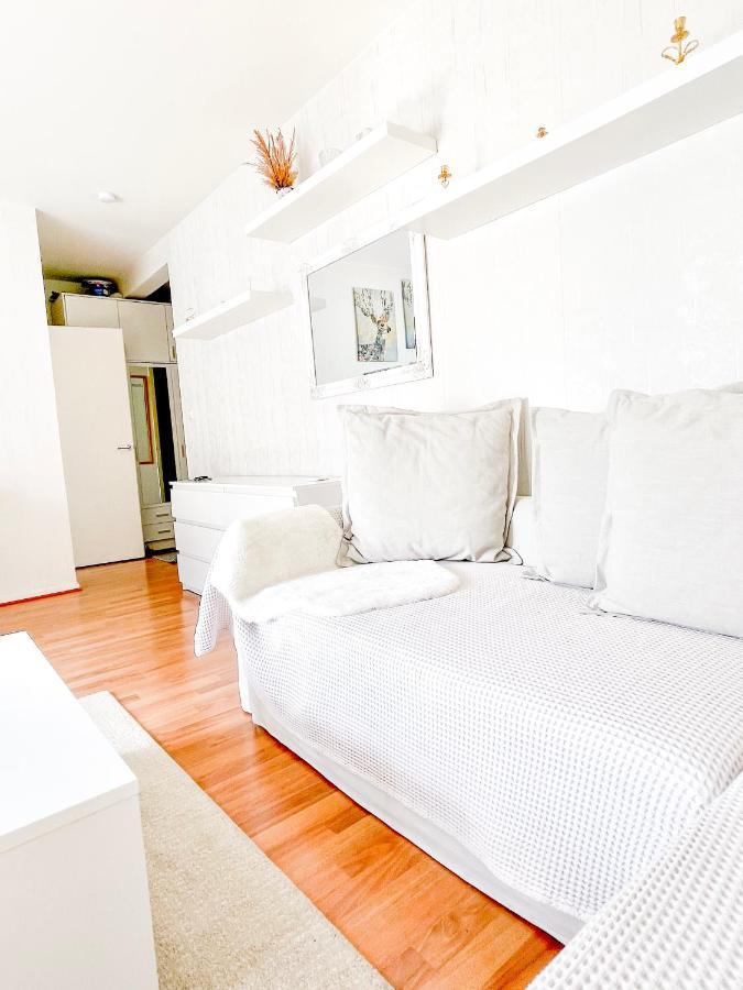 Ilona Apartments -"Home Away From Home" ก็อตกา ภายนอก รูปภาพ